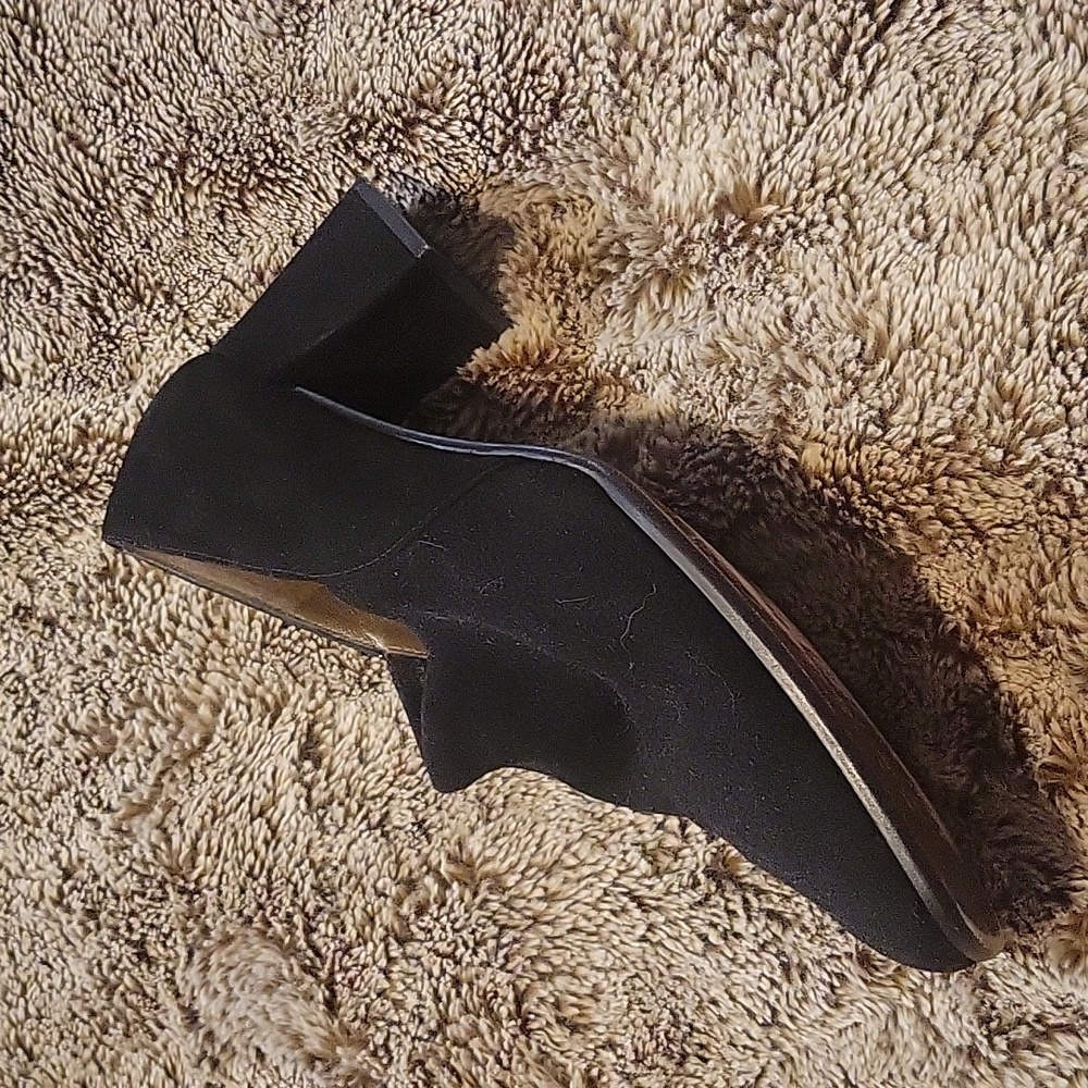 Stuart Weitzman Pumps - Picture 2 of 6